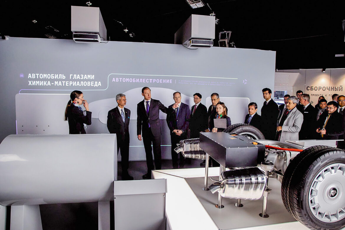 भारत रूस संबंधों में मजबूती भी, स्थिरता भी, मॉस्को में जयशंकर और रूसी विदेश मंत्री की बात