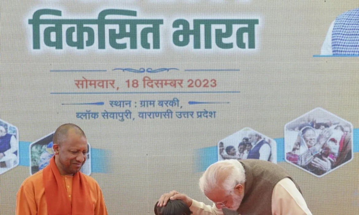 वाराणसी के लोगों को सौगात भी, सीख भी