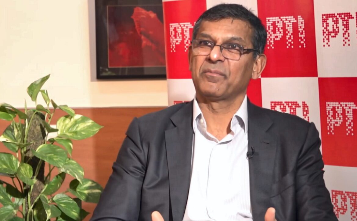 Indian Economy: रघुराम राजन ने दी नसीहत, भारत की विकास दर 6%, भारत निम्न मध्यम अर्थव्यवस्था