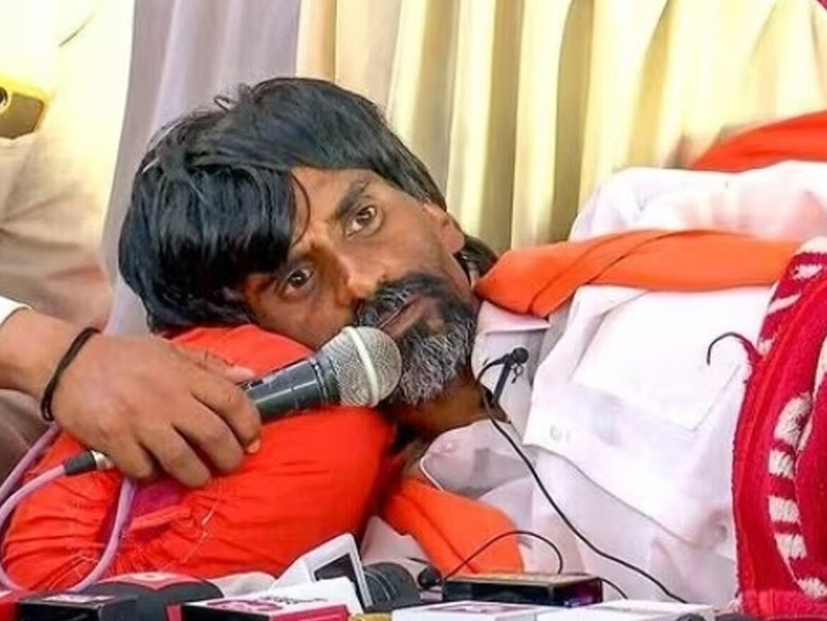 मराठा आरक्षण में देरी पर अजित पवार को सवाल करना चाहिए था- जारांगे