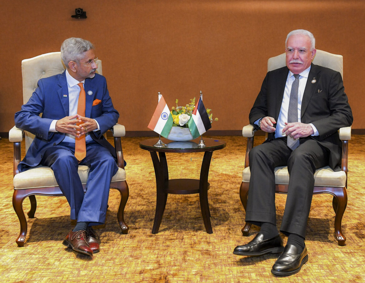 foreign Minister jayshankar in yuganda