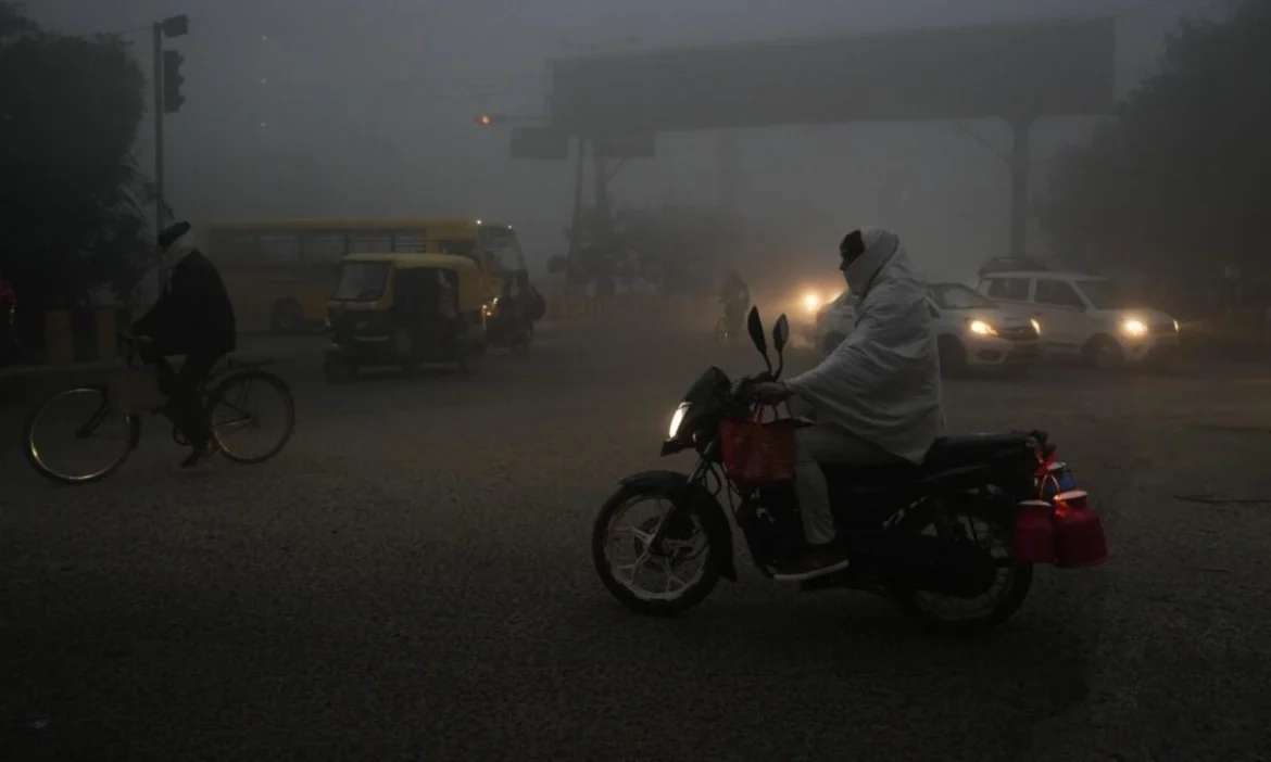 नये साल की सुबह, बढ़ा दिल्ली का पारा, मिली ठंड से राहत