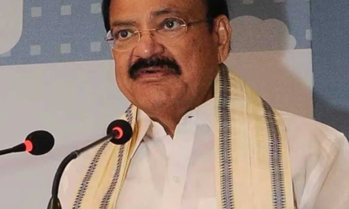 पूर्व उपराष्ट्रपति ने युवा राजनेताओं को दी सलाह, बार-बार न बदलें पार्टियां