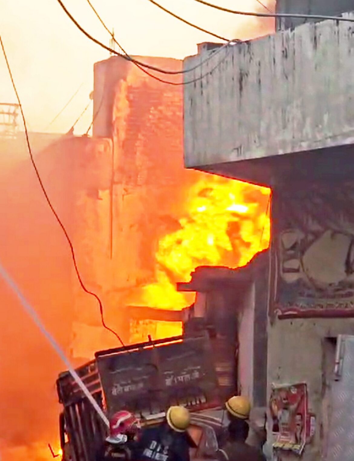 delhi fire