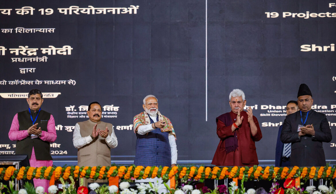 पीएम 1 करोड़ महिलाओं को बनाएंगे लखपति दीदी