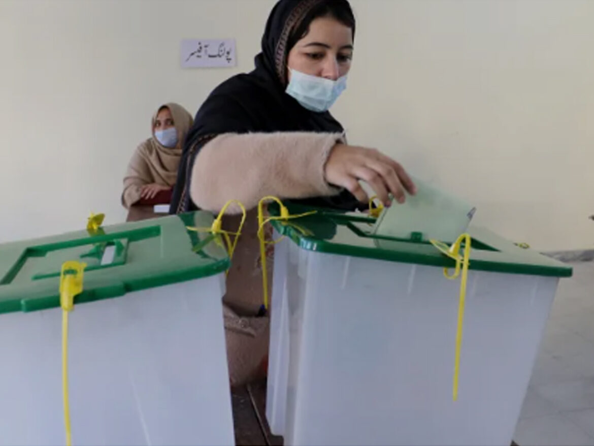 पाकिस्तान में आम चुनाव के लिए वोटिंग जारी, शाम 5 बजे तक होगा मतदान, करीब 13 करोड़ लोग करेंगे मतदान