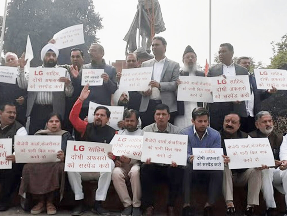 APP विधायकों का सदन में हंगामा, विधानसभा की कार्यवाही दिनभर के लिए हुई स्थगित