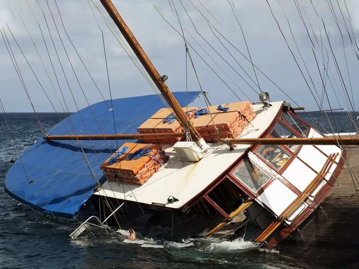 पश्चिम बंगाल में नदी में नाव पलटने से 5 लोग लापता, रूपनारायण नदी में सर्च ऑपरेशन जारी