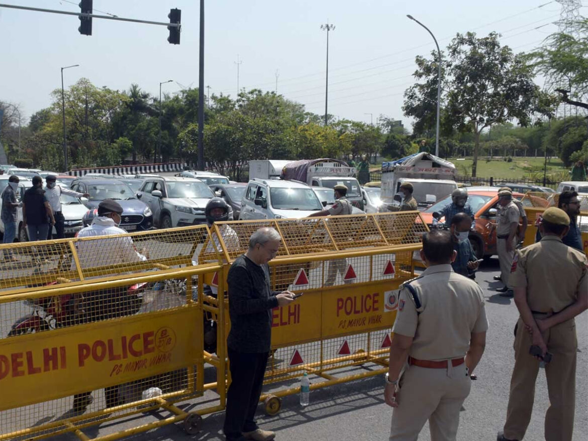 किसानों के विरोध के मद्देनजर दिल्ली की सीमाएं सील, बार्डर पर बढ़ाई गई सुरक्षा