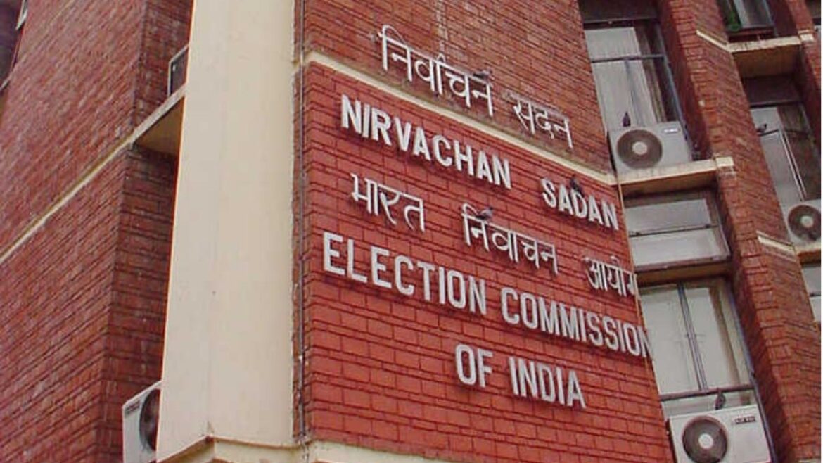 EC का एक्शन, UP, बिहार और गुजरात समेत छह राज्यों के हटाए होम सेक्रेटरी