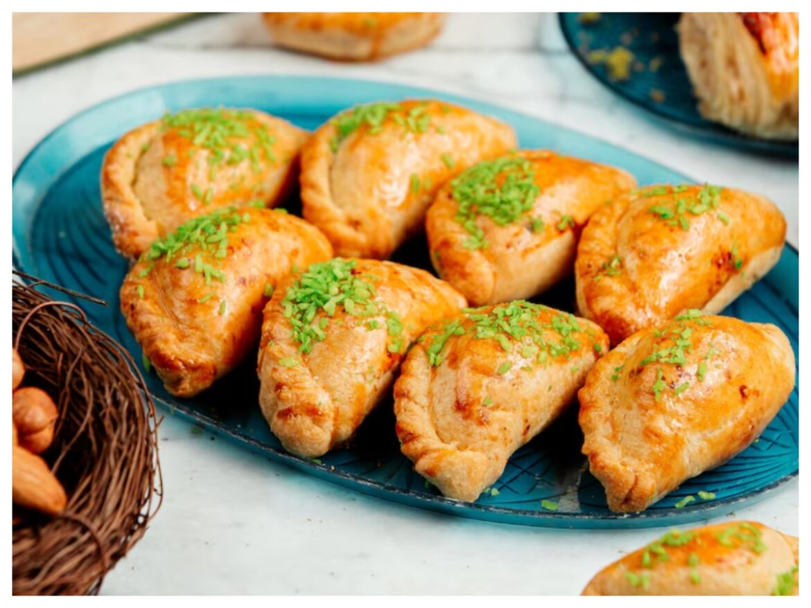 Make this different flavor Gujiya try in Holi - Live Times