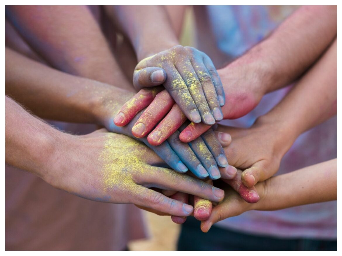 Special nail care tips for Holi - Live Times