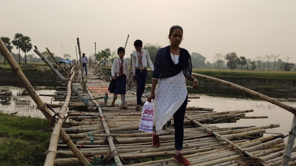 Champaran News: People of West Champaran have been waiting for the bridge to be built for 30 years
