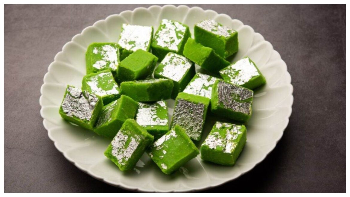 Easy Recipes: अंगूर खाकर ऊब गया है मन तो ट्राई करें अंगूर की बर्फी