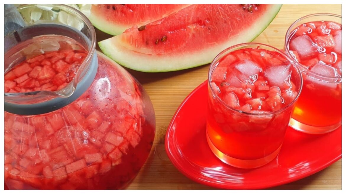 Summer Drink: गर्मी को तुरंत दूर भगा देता है तरबूज रूह अफजा, जानिए कैसे बनाएं
