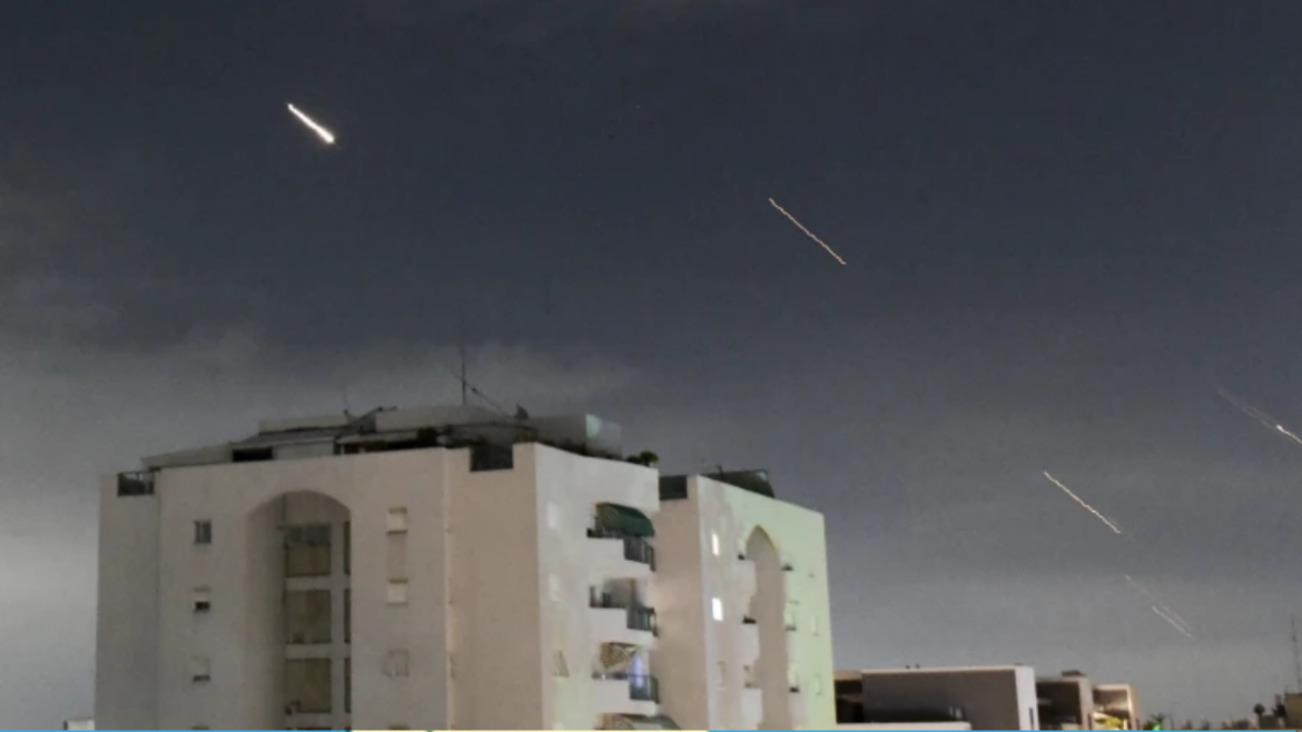 Iran Attack on Israel: एक और युद्ध की आहट? ईरान ने इजराइल पर मिसाइल से किया हमला