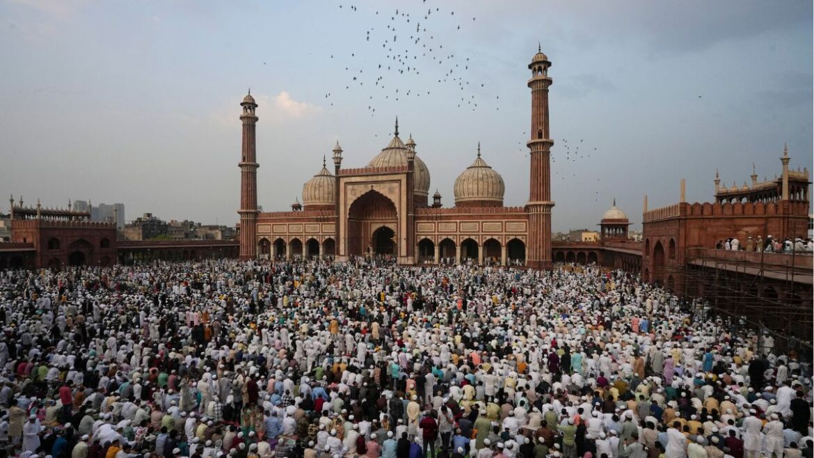 Eid 2024: Eid festival is being celebrated across the country, PM-President congratulated the people by tweeting