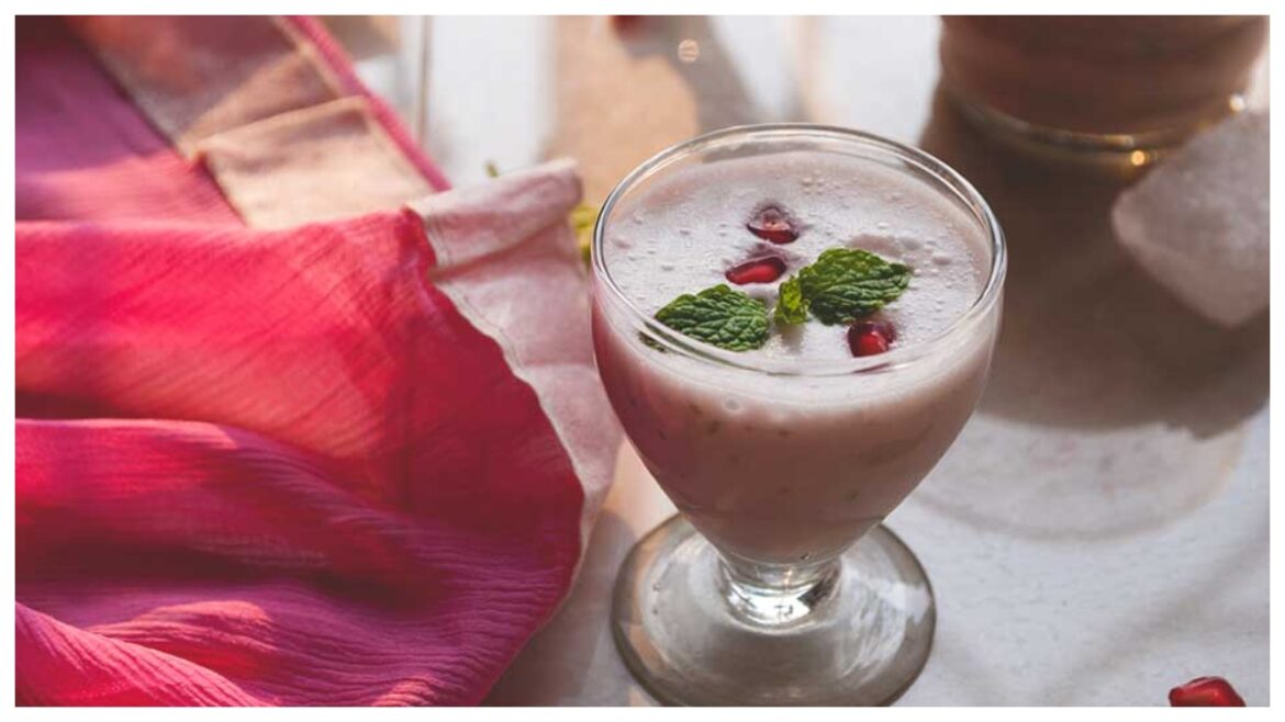 Baisakhi 2024: बैसाखी जश्न के लिए बनाएं ठंडी ठंडी अनार लस्सी, मिलेगी भरपूर एनर्जी