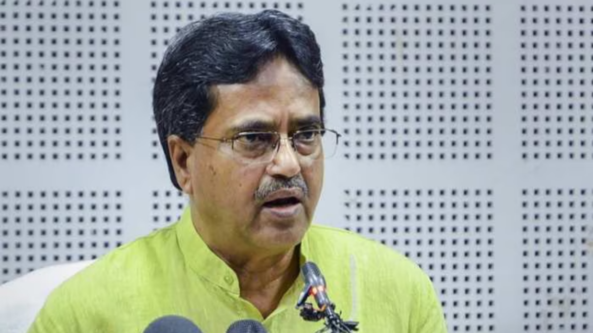 CM Manik Saha: मुख्यमंत्री माणिक साहा लेने जा रहे अहम फैसला, इन मामलों को फिर से खोलने का कर रहे विचार