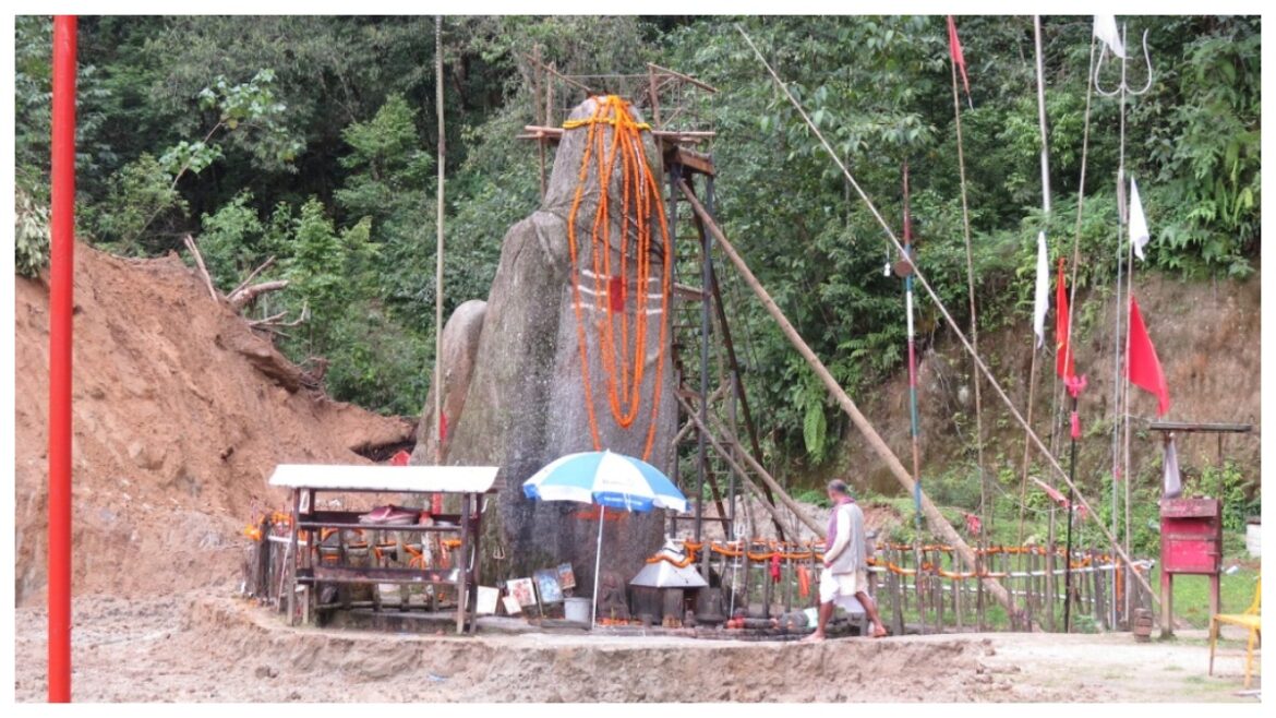 Siddheshwar Nath Temple: यहां विराजमान है दुनिया का सबसे बड़ा शिवलिंग