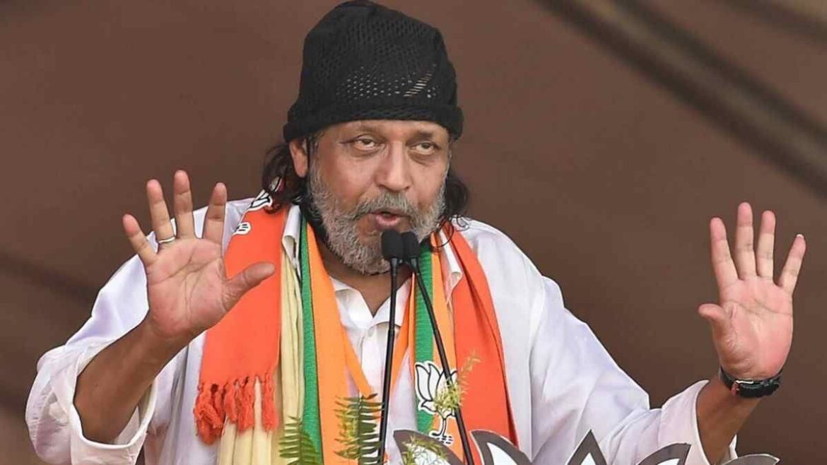 Stone pelting during Mithun Chakraborty's road show in Midnapore