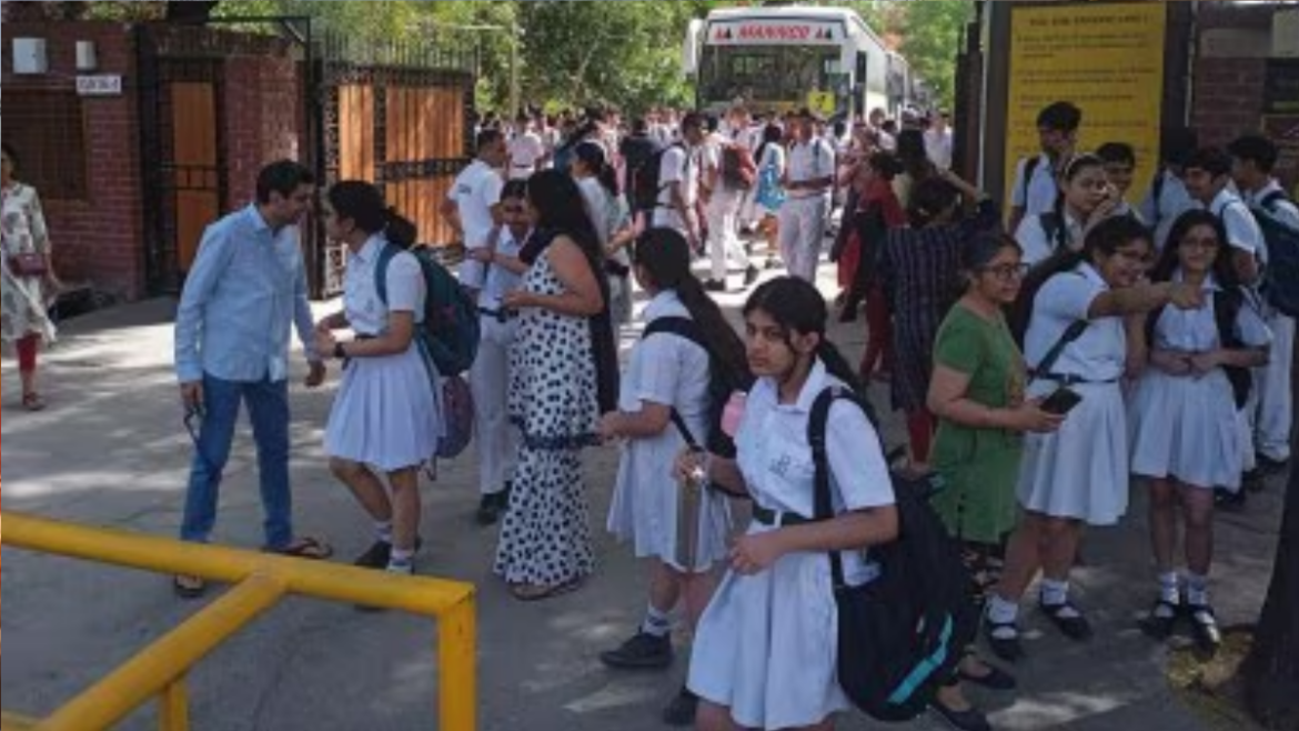 Delhi School Bomb Threat: