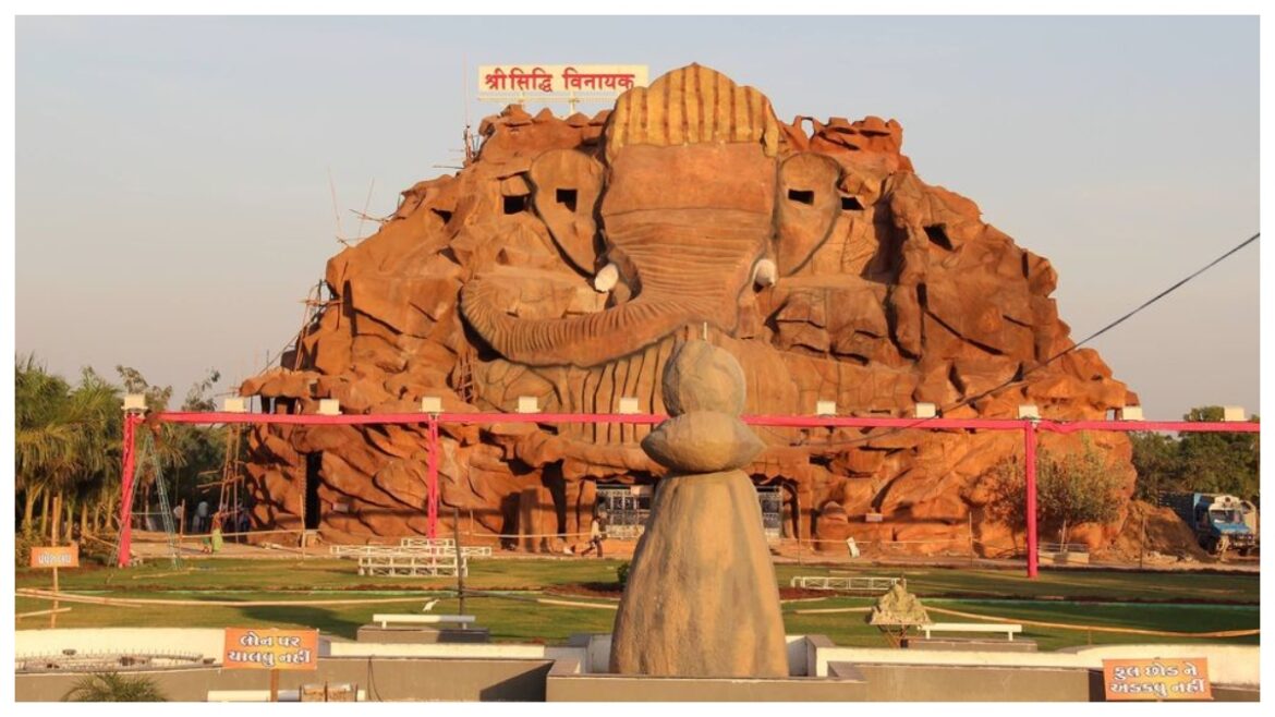 ये हैं एशिया का सबसे बड़ा मंदिर जिसका नाम दर्ज है एशिया बुक ऑफ रिकॉर्ड्स में