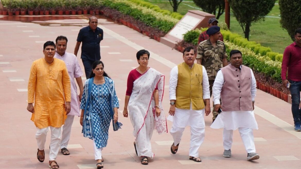 delhi water crisis water minister atishi hunger strike hunger strike continue