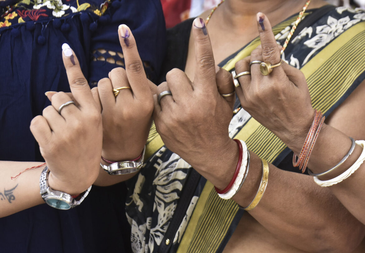 Picture Of The Day: सातवें चरण के मतदान में जनता की भागीदारी, यहां देखिए खूबसूरत तस्वीरें