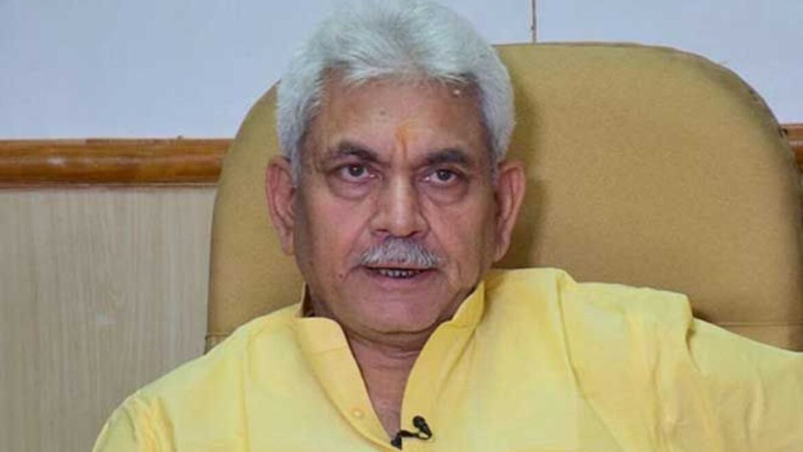 LG ने आतंकवादी हमले में घायल श्रद्धालुओं से की मुलाकात, 10 लाख मुआवजा देने का किया वादा