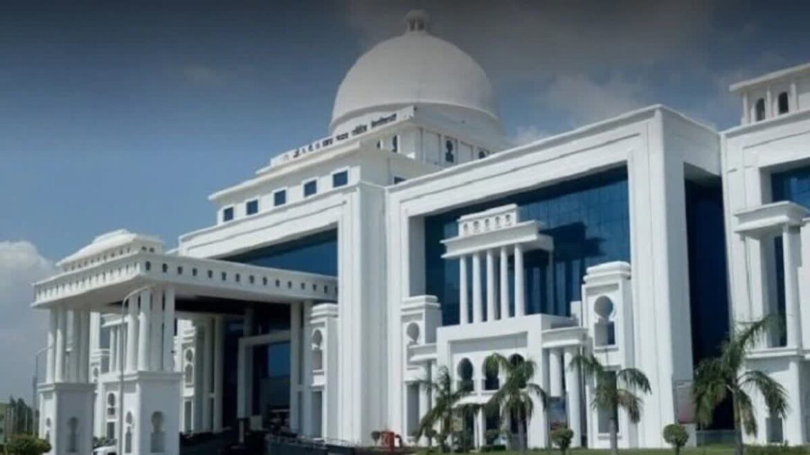 anurag srivastava defrauded lucknow apj abdul kalam university Rs 120 crore