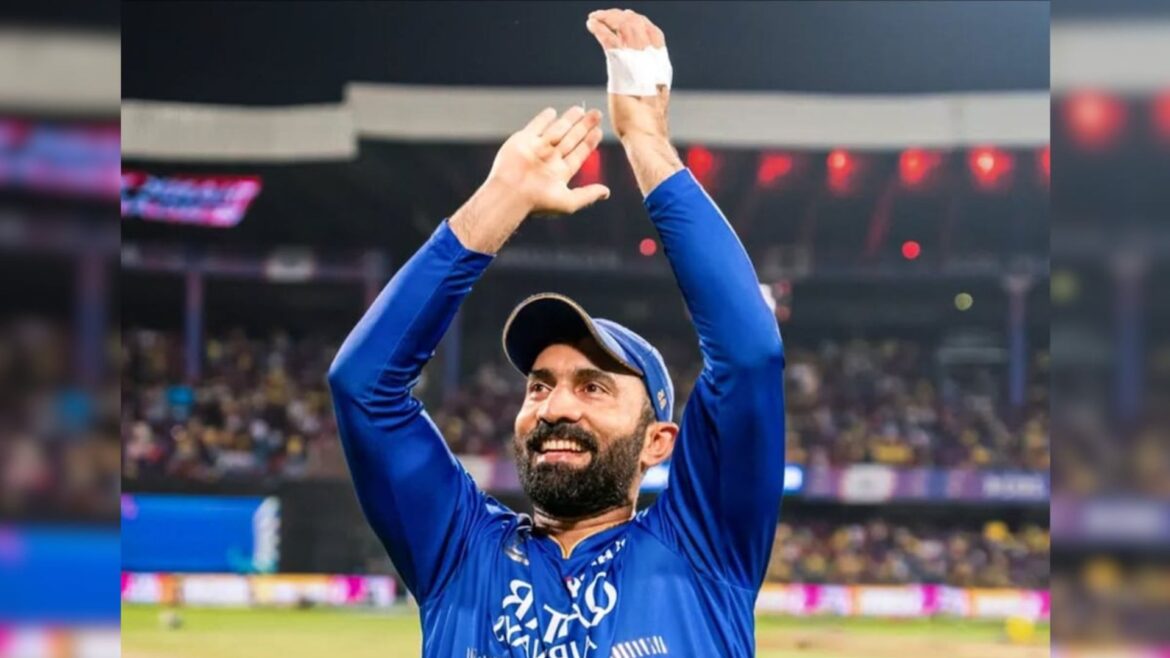 Dinesh Karthik Announces Retirement: महेंद्र सिंह धोनी से पहले टीम इंडिया में दस्तक देने वाले दिनेश कार्तिक के नाम हैं कई रिकॉर्ड, जानें