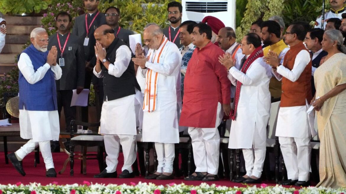 प्रधानमंत्री नरेन्द्र मोदी के बाद सबसे ताकतवर कौन? यहां देखें सभी 71 मंत्रियों का पोर्टफोलियो