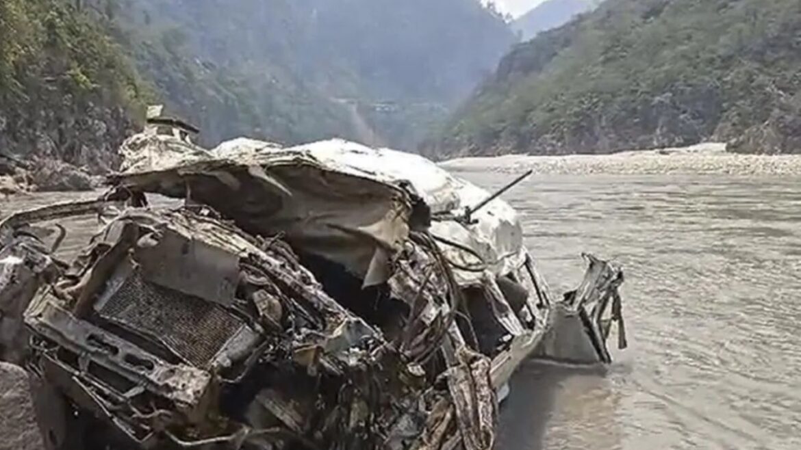 Eight killed As Vehicle Falls Rnto River