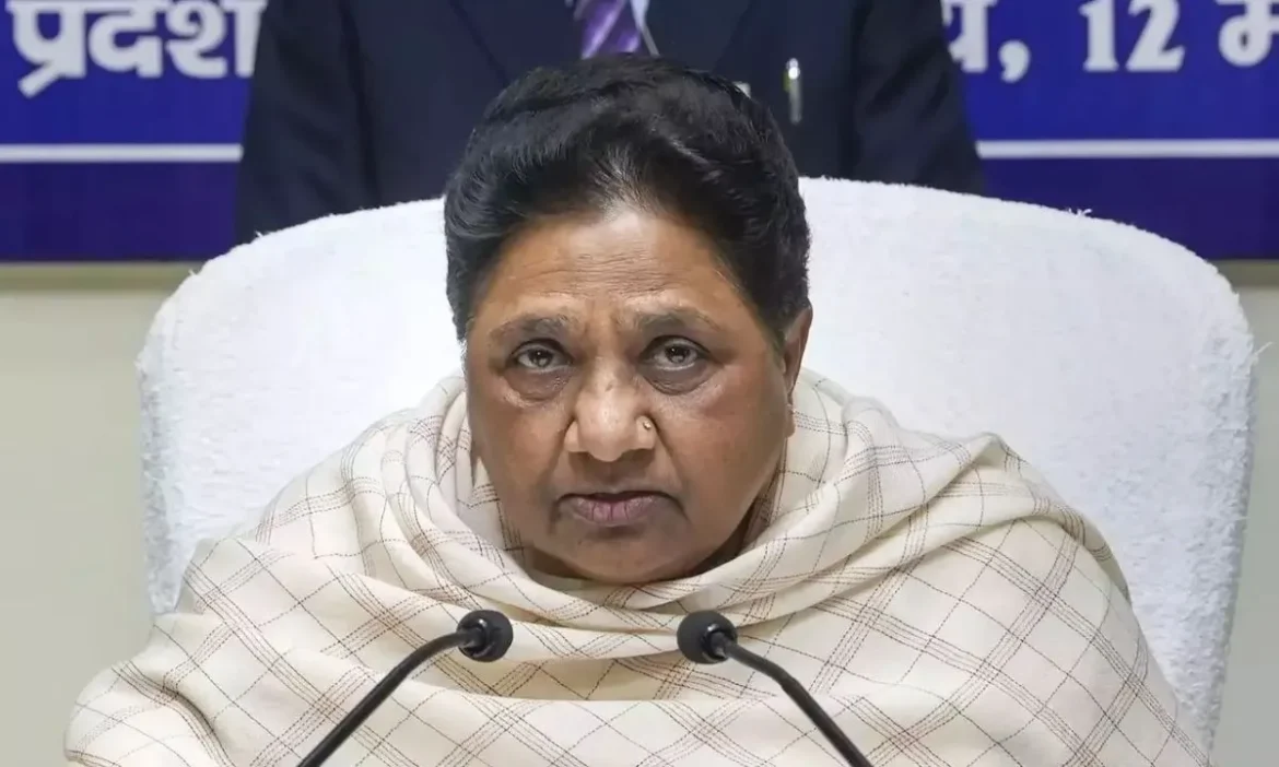 SC-ST आरक्षण में Creamy Layer पर Mayawati हमलावर, कांग्रेस-SP को सुनाई खरी-खरी, कहा- विपक्ष की चुप्पी घातक- Live Times