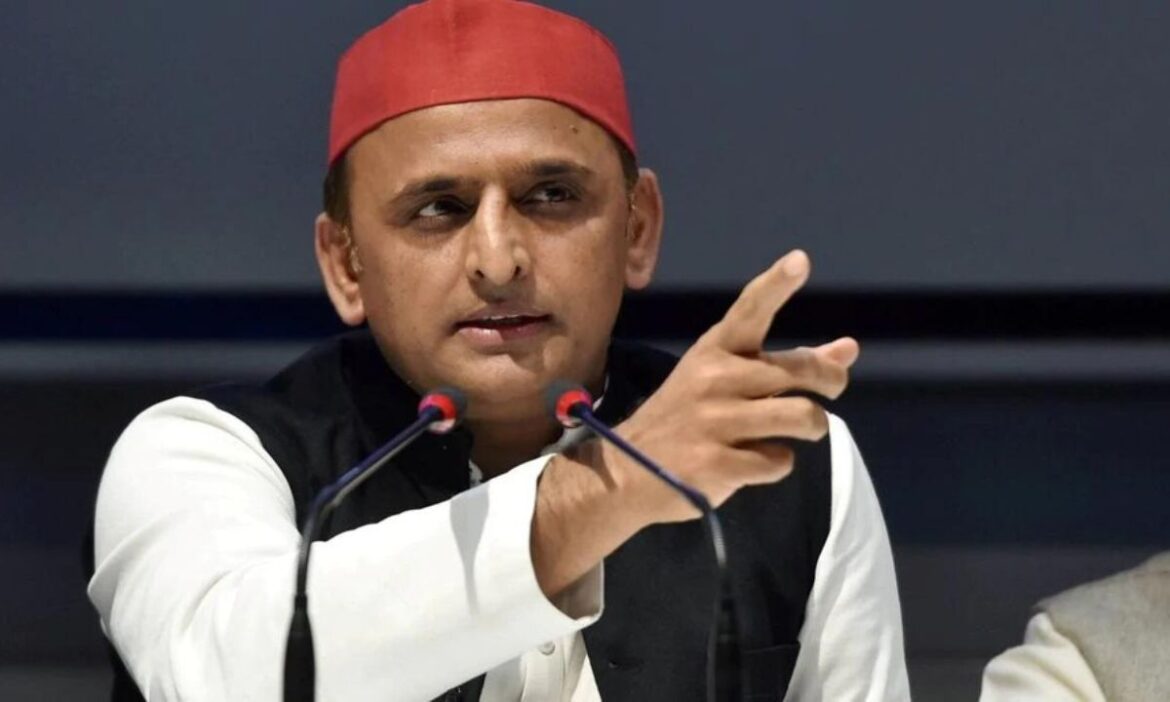 CM योगी के DNA वाले बयान पर भड़के अखिलेश, DNA का बता दिया फुल फॉर्म