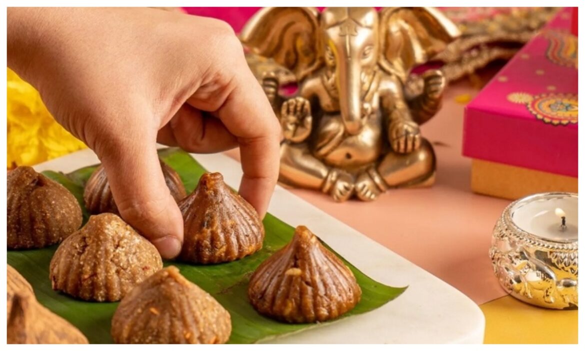 Ganesh Chaturthi 2024 Prasad: भोग के लिए फटाफट ऐसे तैयार करें मूंगफली के मोदक, बड़े काम की है ये सिंपल रेसिपी