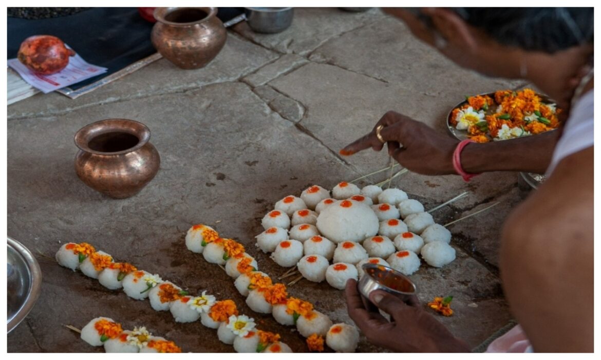 Pitru Paksha 2024: आखिर पितृ पक्ष में सत्तू खाने की क्यों है मनाही? कहां होता है अकाल मृत्यु से मरने वालों का पिंडदान?