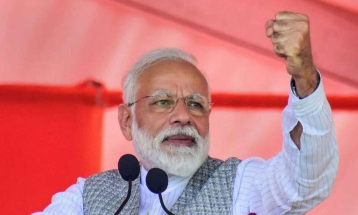 डोडा में रैली स्थल पर पहुंचे PM मोदी, जनसभा को कर रहे संबोधित