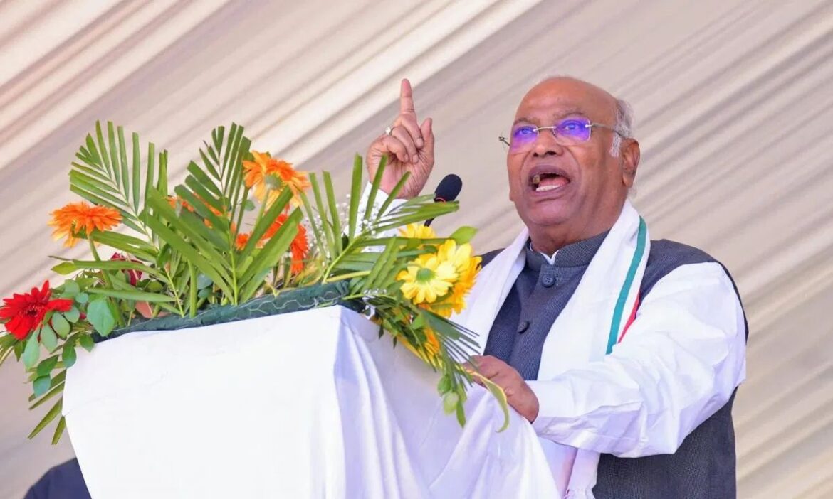 कांग्रेस ने जम्मू-कश्मीर चुनाव के लिए जारी किया मेनिफेस्टो, पांच गारंटी देने की घोषणा की- Live Times