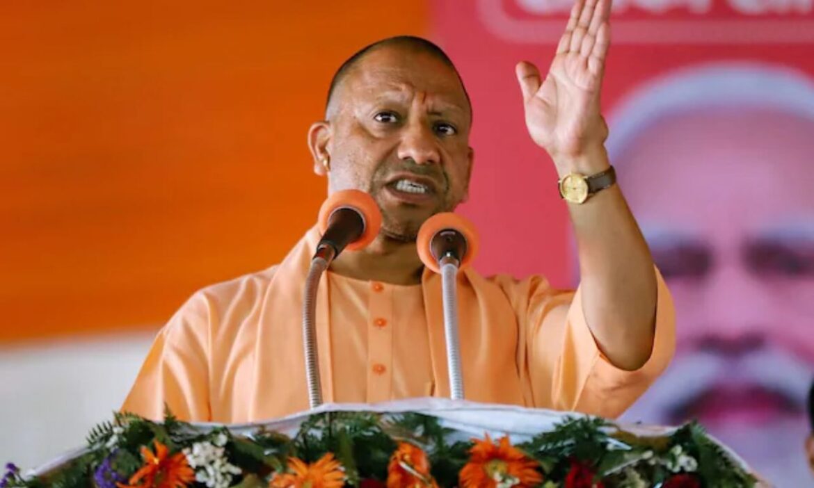 CM Yogi fiercely attacked Samajwadi Party in Mainpuri, said - hooliganism and atrocities are in SP's DNA