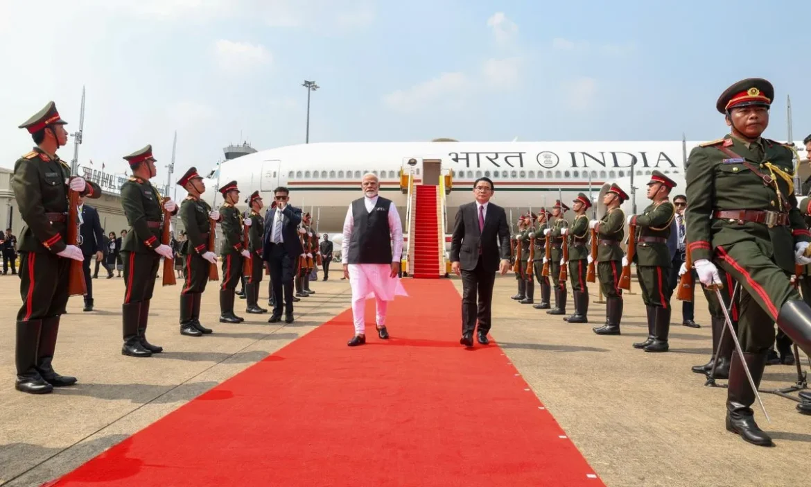 Laos पहुंचे PM Modi, मिला गार्ड ऑफ ऑनर; ASEAN-भारत समिट में लेंगे हिस्सा