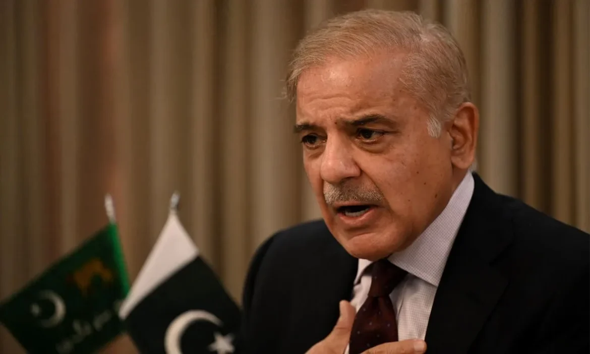 Pakistan में दो दुश्मन मिला सकते हैं हाथ! जानें क्यों भारत के पड़ोसी मुल्क में बढ़ गई सियासी हलचल- Live Times