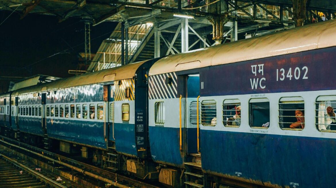 क्या होता है Destination Alarm, जानिए IRCTC का ये Feature कैसे करेगा आपकी मदद?