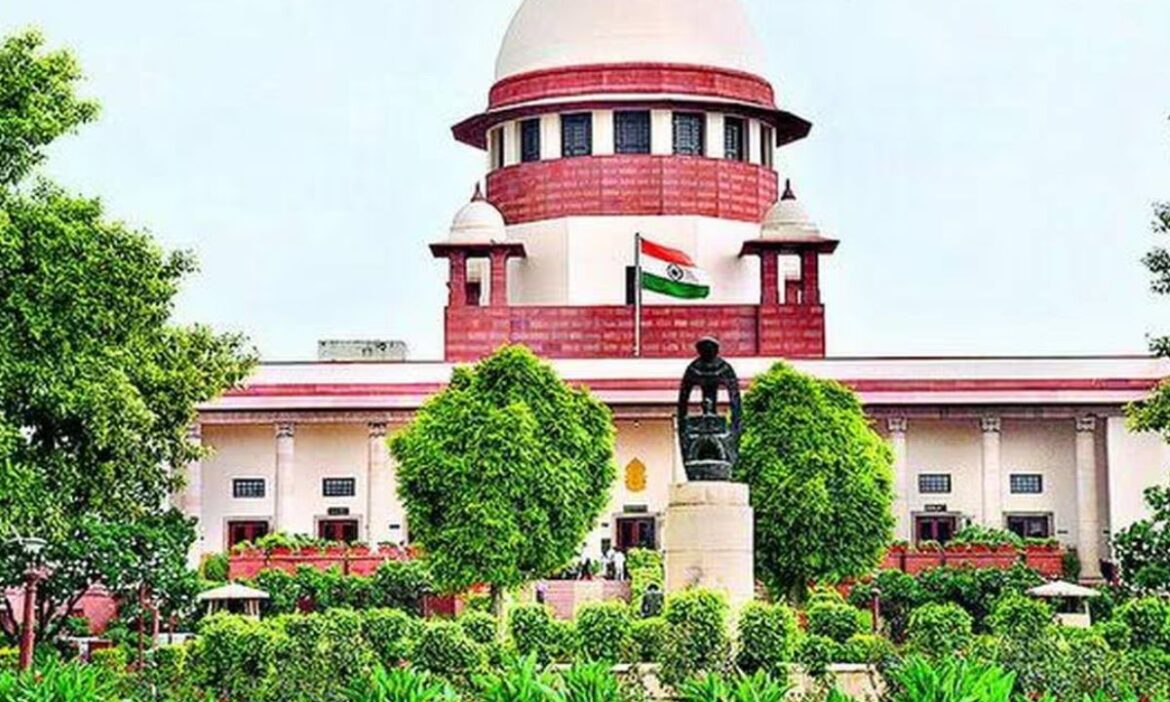Supreme Court Verdict : सुप्रीम कोर्ट ने औद्योगिक शराब उत्पादन से जुडे मामलों में फैसला सुनाते हुए केंद्र सरकार को बड़ा झटका दिया है और राज्य सरकारों के पक्ष में निर्णय दिया है.