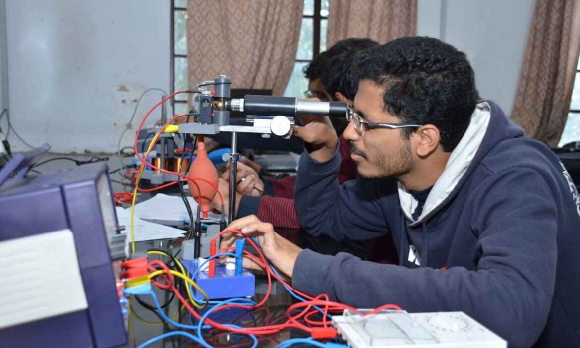 बिट्स पिलानी के छात्रों ने बनाई अनोखी डिवाइस, अब गंभीर बीमारियों का आसानी से चल जाएगा पता