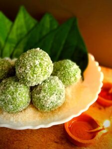 दीवाली पर मां लक्ष्मी को लगाएं पान के लड्डू का भोग