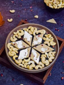 घर पर 10 आसान स्टेप्स में बनाएं काजू कतली