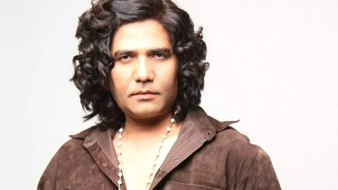 बॉलीवुड की फिल्में हों या ओटीटी की सीरीज गीतकार एएम तुराज ने अपनी एक अलग पहचान बनाई है. उनके लिखे गीत न केवल सुनने में अच्छे लगते हैं, बल्कि दिल को छू जाते हैं.