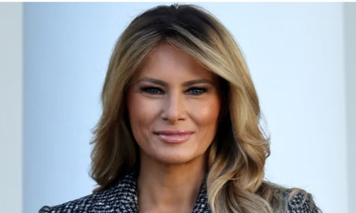 Melania Trump look : अमेरिका में 5 नवंबर को चुनाव हो चुके हैं और जनता ने डोनाल्ड ट्रंप को अपना राष्ट्रपति चुन लिया है. चुनाव के दौरान उनकी खूबसूरत पत्नी मेलानिया भी लाइमलाइट में रही.